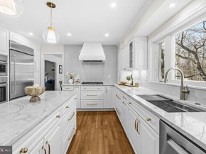 7917 Greentree Road, Bethesda MD 20817