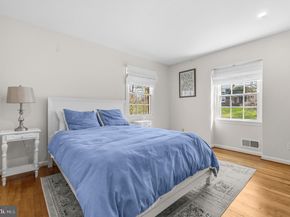 7917 Greentree Road, Bethesda MD 20817