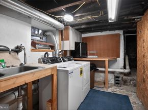 462 Seville Street, Philadelphia PA 19128