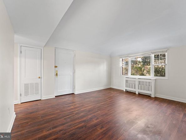 1404 12TH Street N SG6, Arlington VA 22209