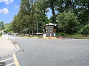 5225 Pooks Hill Road 1804N, Bethesda MD 20814