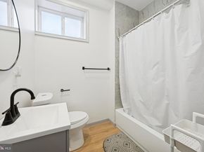 9 W Hinckley Avenue, Ridley Park PA 19078