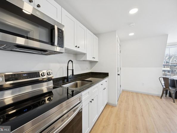 9 W Hinckley Avenue, Ridley Park PA 19078