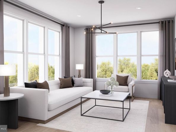 1961 Illumination Drive 8, Vienna VA 22182