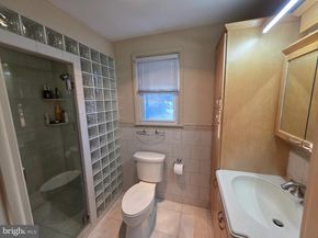 992 Sheffield Lane, Huntingdon Valley PA 19006