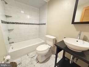 217 Church Street 2R, Philadelphia PA 19106