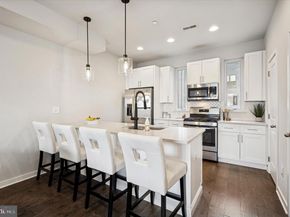 443 Shurs Lane 17, Philadelphia PA 19128