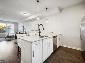 443 Shurs Lane 17, Philadelphia PA 19128