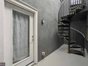 1527 Fairmount Avenue 2R, Philadelphia PA 19130