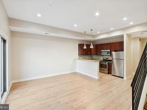 1527 Fairmount Avenue 2R, Philadelphia PA 19130