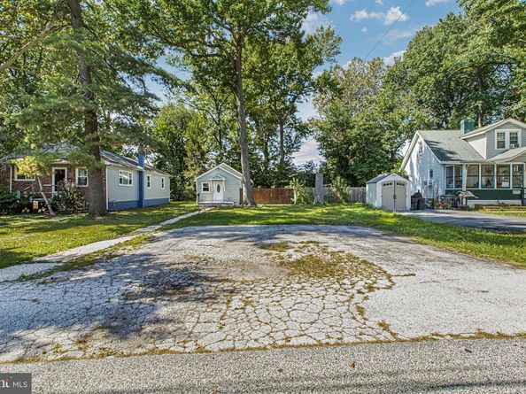 363 Hutchinson Terrace, Holmes PA 19043