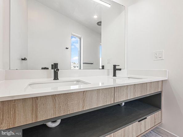 1606 N 4TH Street, Philadelphia PA 19122