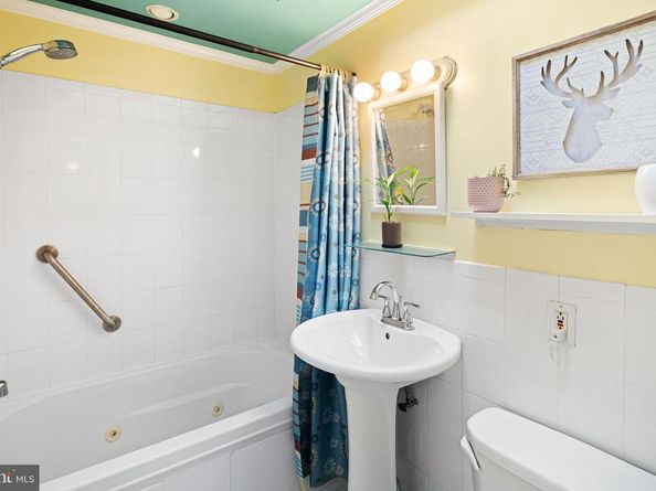 2633 Maxwell Street, Philadelphia PA 19152