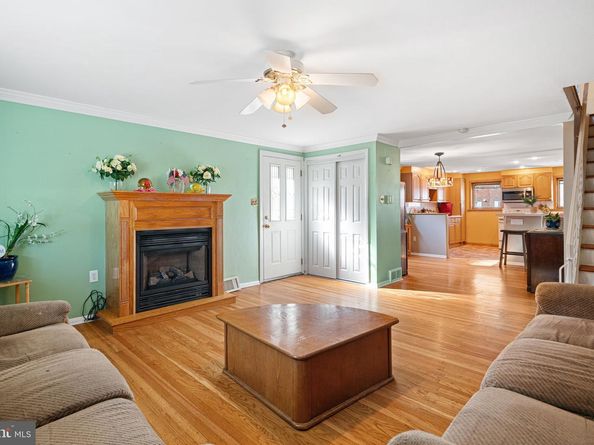 2633 Maxwell Street, Philadelphia PA 19152