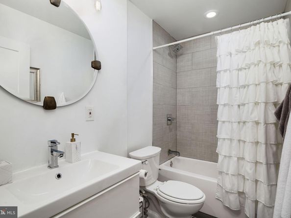 2711 W Jefferson Street 2, Philadelphia PA 19121