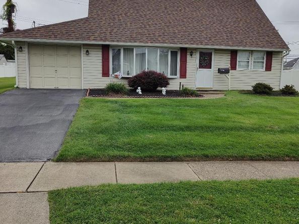 10 Hybrid Road, Levittown PA 19056
