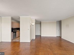 1225 Martha Custis Drive 819, Alexandria VA 22302