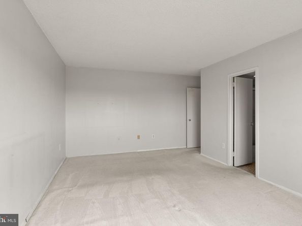 1225 Martha Custis Drive 819, Alexandria VA 22302