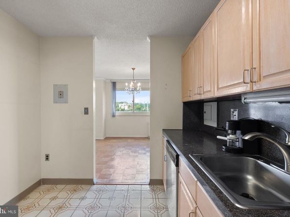 1225 Martha Custis Drive 819, Alexandria VA 22302