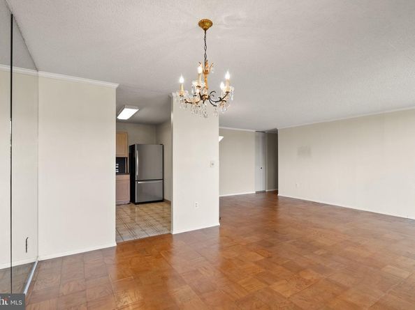 1225 Martha Custis Drive 819, Alexandria VA 22302