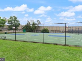 1225 Martha Custis Drive 819, Alexandria VA 22302