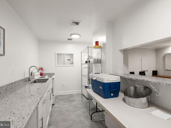 1225 Martha Custis Drive 819, Alexandria VA 22302