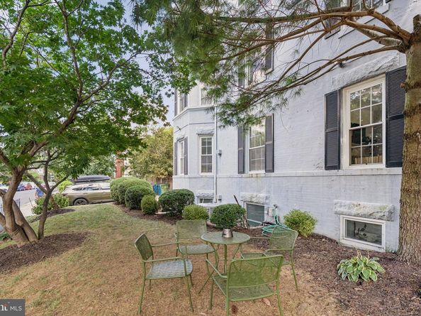 1633 Newton Street NW 3, Washington DC 20010