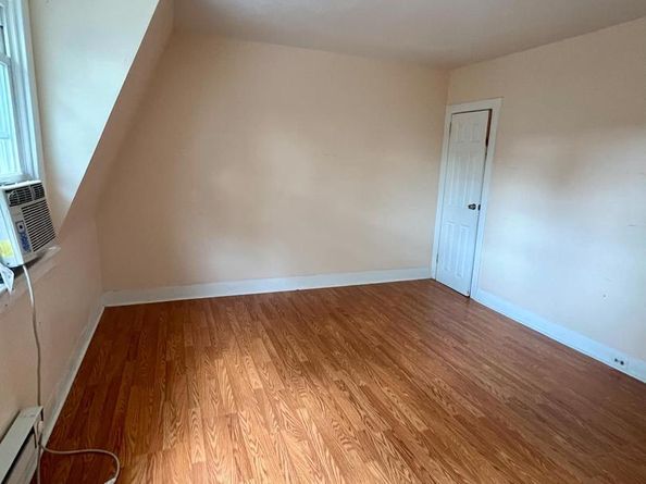 929 1/2 Anchor Street, Philadelphia PA 19124