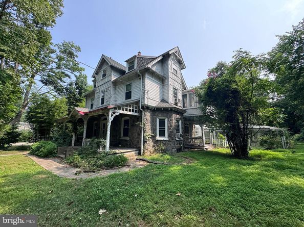 135 S Lansdowne Avenue, Lansdowne PA 19050