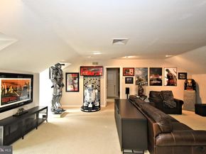 951 Frazier, Rydal PA 19046