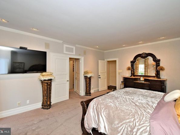 951 Frazier, Rydal PA 19046