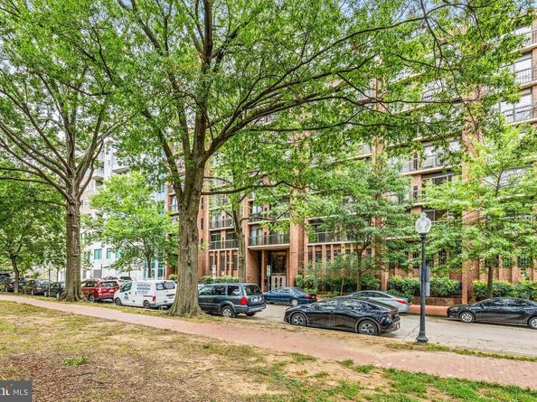 1001 26TH Street NW 306, Washington DC 20037