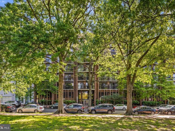 1001 26TH Street NW 306, Washington DC 20037