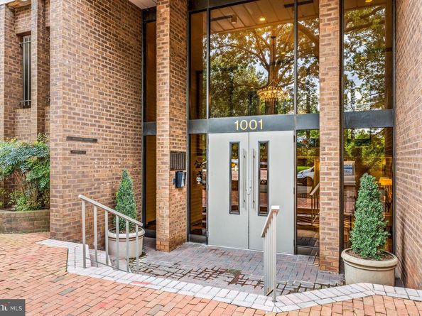 1001 26TH Street NW 306, Washington DC 20037