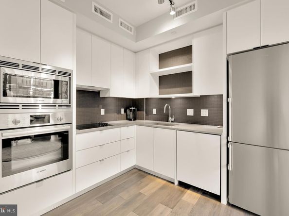 1300 4TH Street SE 702, Washington DC 20003