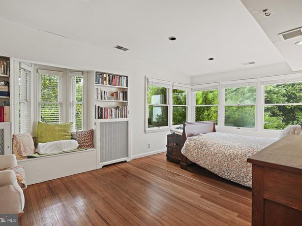 Undisclosed Address #MDMC2198334, Chevy Chase MD 20815