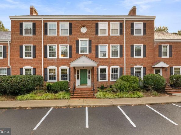 3062 S Buchanan Street B2, Arlington VA 22206