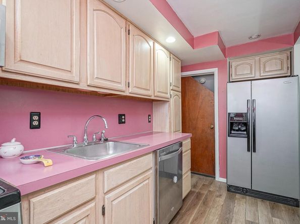 942 Johnston Street, Philadelphia PA 19148