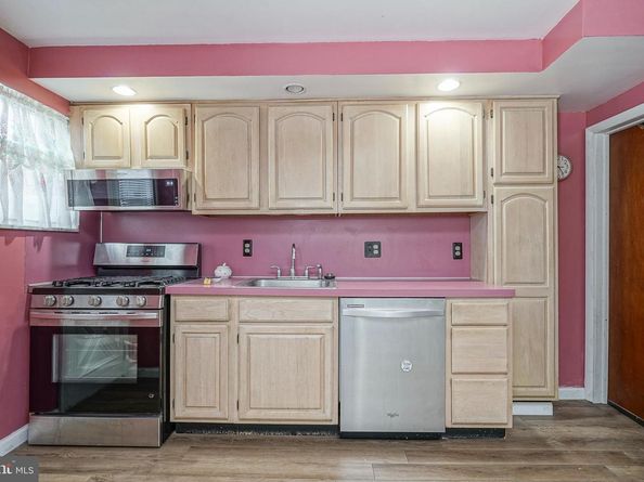 942 Johnston Street, Philadelphia PA 19148