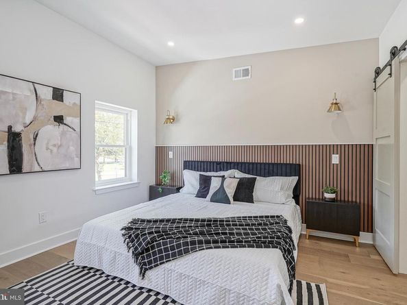 2302 S 6TH Street, Philadelphia PA 19148