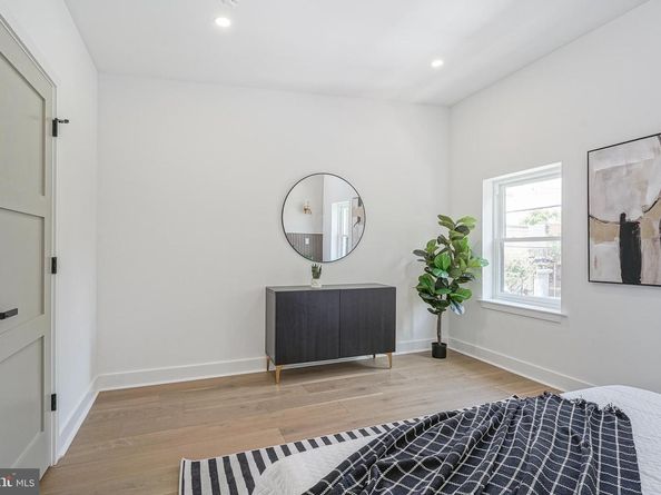 2302 S 6TH Street, Philadelphia PA 19148