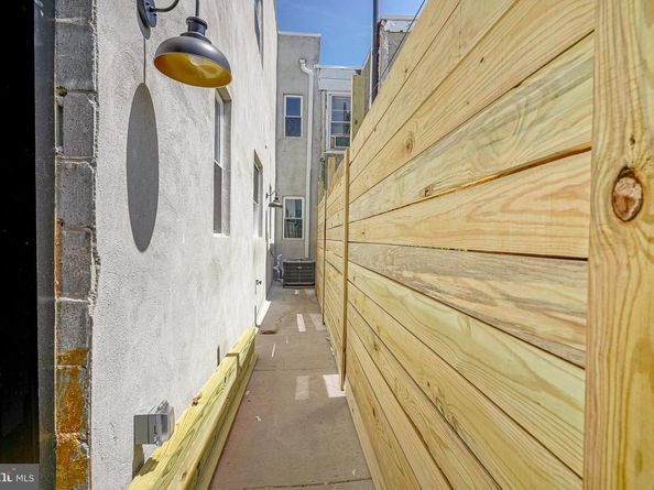2302 S 6TH Street, Philadelphia PA 19148