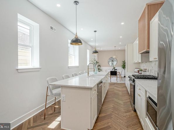 2302 S 6TH Street, Philadelphia PA 19148