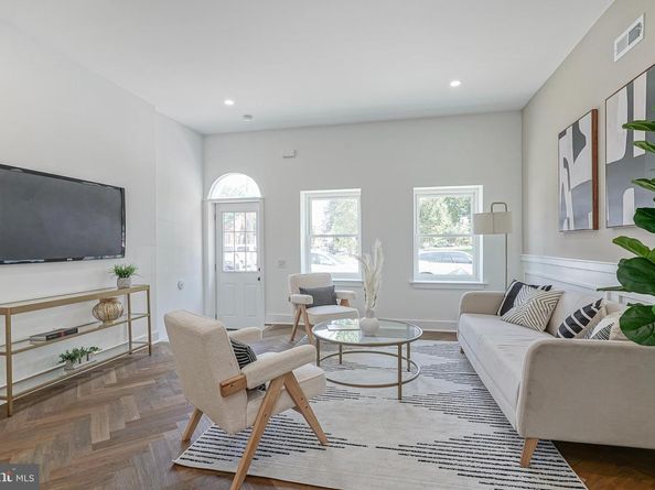 2302 S 6TH Street, Philadelphia PA 19148