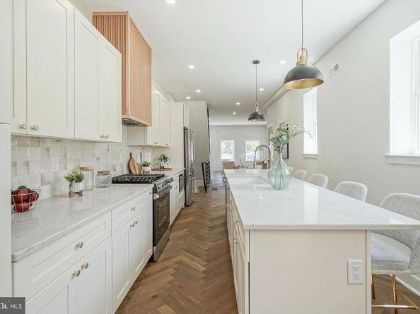 2302 S 6TH Street, Philadelphia PA 19148