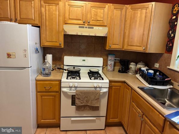 762 Herkness Street, Philadelphia PA 19124