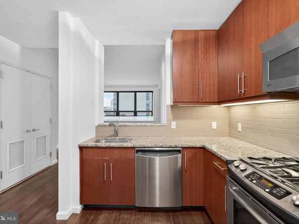 1425 Locust Street 15F, Philadelphia PA 19102