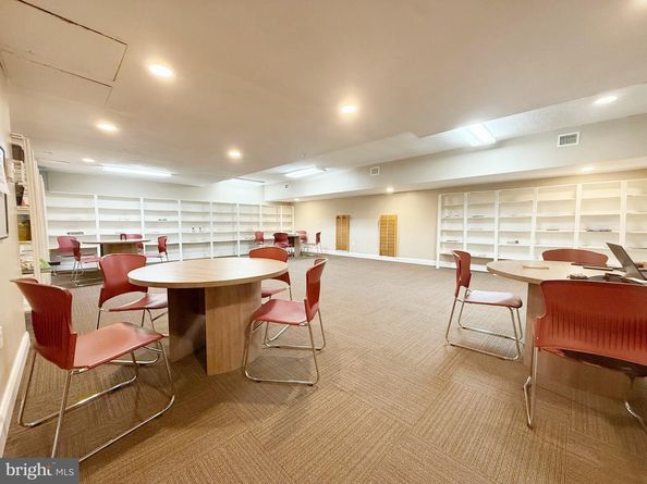 3100 S Manchester Street 1128, Falls Church VA 22044