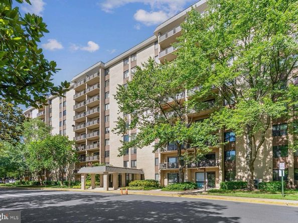 3100 S Manchester Street 1128, Falls Church VA 22044