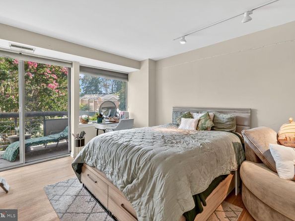 5450 Whitley Park Terrace 209, Bethesda MD 20814